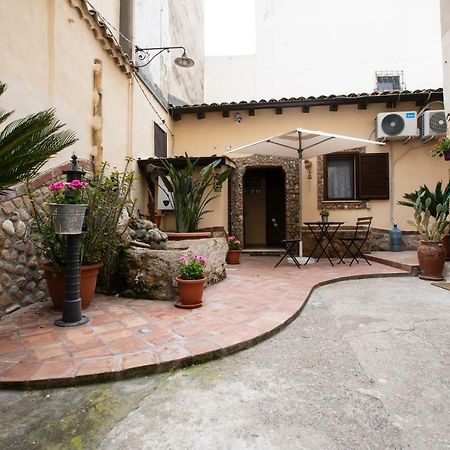 Вилла Casa Giorgia Аугуста Экстерьер фото